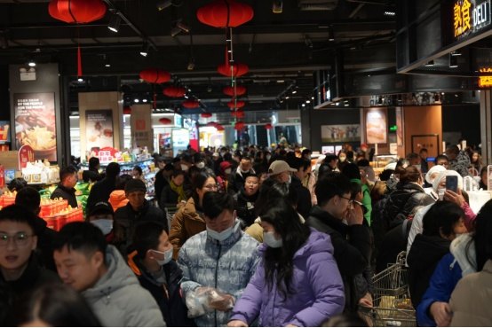 永辉超市2024年巨亏：转型阵痛与“学习胖东来”战略